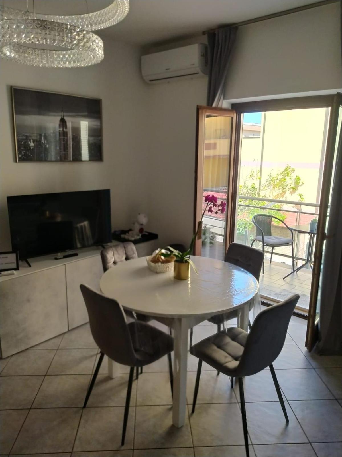 La Perla Del Mare - 9 Minutes From Fco Airport - Free Wifi E Netflix Apartment Фиумичино Екстериор снимка